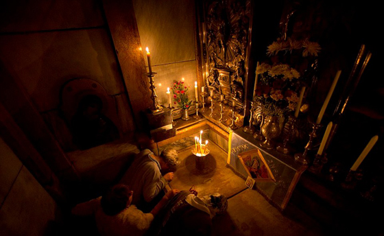 ماذا تعرف عن لوح الدفن الذي يؤمن المسيحيون أنه حمل جسد المسيح؟ صورة رقم 4