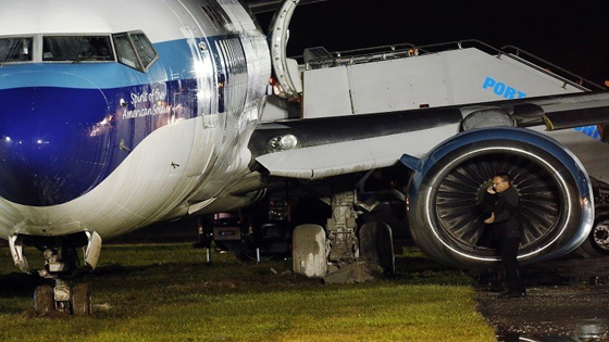 انزلاق طائرة المرشح الجمهوري لمنصب نائب الرئيس الامريكي صورة رقم 6