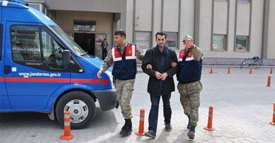 نجاة ممثل تركي من رابع محاولة انتحار بعد ان قتل والده صورة رقم 3