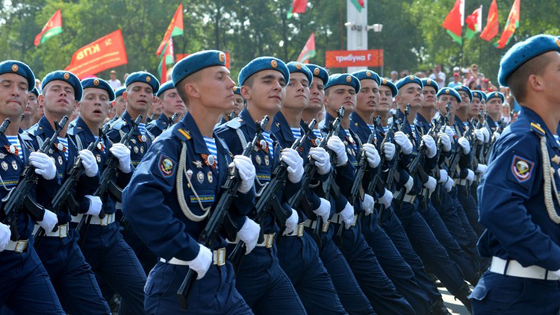 مدرسة المظليين افي روسيا تعلم طلابها اللغة العربية صورة رقم 1