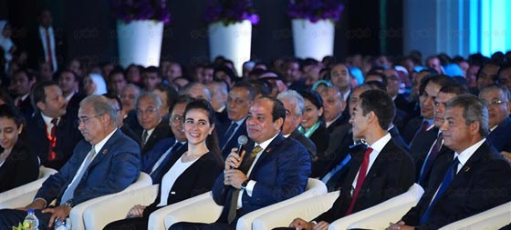 السيسي يثير السخرية بتصريحه: ثلاجتي كانت خالية تماما إلا من المياه صورة رقم 2