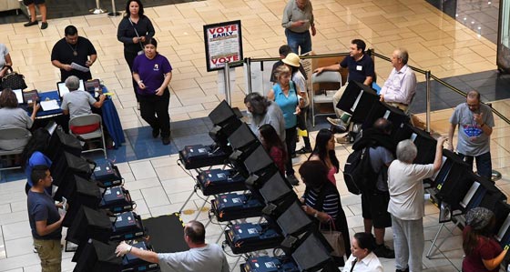 ناخبون في تكساس يشكون: آلات التصويت قامت بتغيير اصواتنا!!   صورة رقم 2