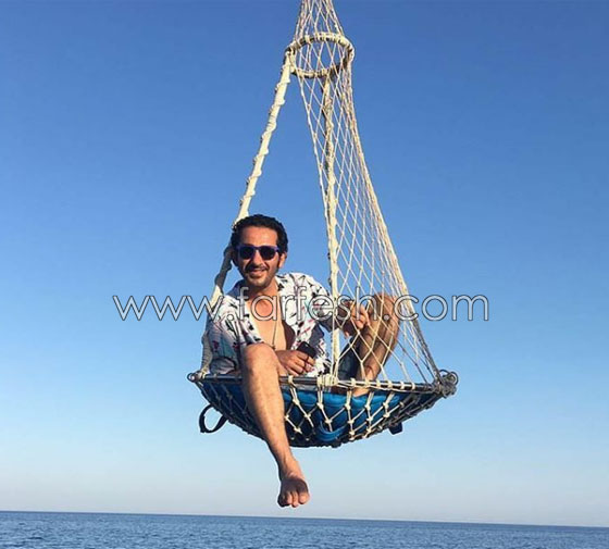  صور منى زكي، احمد حلمي و (بودي) ابن انغام شبيه حلمي صورة رقم 5