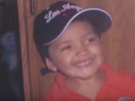 العثور على جثة طفل امريكي حبسته امه ثلاث سنوات داخل خزانة صورة رقم 1