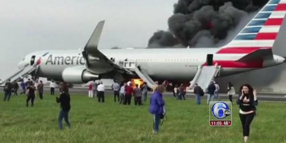 انفجار اطار يتسبب باشتعال جناح طائرة امريكية و 20 مصابا صورة رقم 1