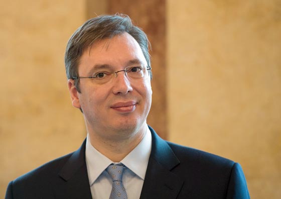  نقل رئيس الوزراء الصربي الى مكان آمن بعد محاولة اغتيال ! صورة رقم 4