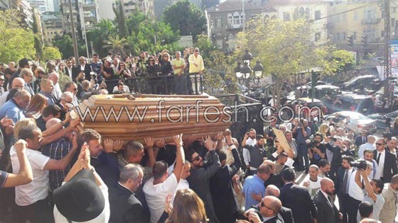 صور جنازة ملحم بركات وفيديو شجار ابنه ملحم جونيور مع اخوته صورة رقم 1