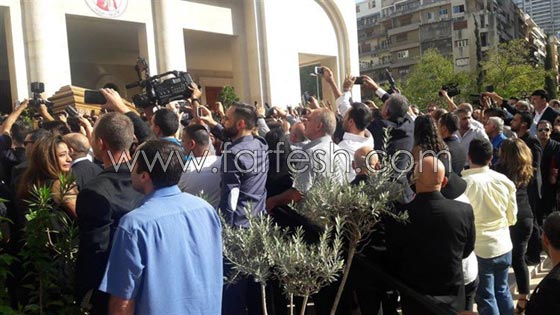 صور جنازة ملحم بركات وفيديو شجار ابنه ملحم جونيور مع اخوته صورة رقم 5