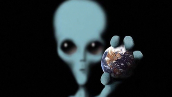 اوباما في رسالة لبوتين: كائنات فضائية ستغزو الارض عام 2017 صورة رقم 1