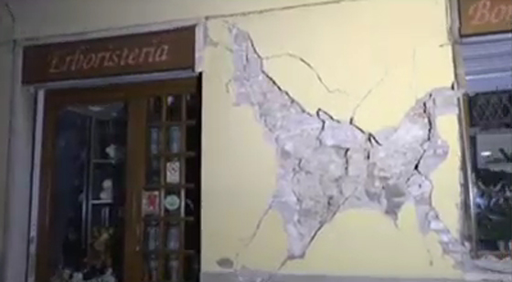 حكومة ايطاليا تتعهد باعادة بناء كنائس تاريخية وآثار دمرها الزلزال صورة رقم 13