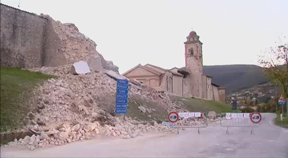 حكومة ايطاليا تتعهد باعادة بناء كنائس تاريخية وآثار دمرها الزلزال صورة رقم 5