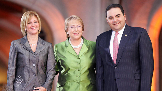 رئيسي السلفادور السابق وهو من اصل عربي متهم بغسيل الاموال صورة رقم 1