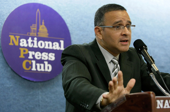 رئيسي السلفادور السابق وهو من اصل عربي متهم بغسيل الاموال صورة رقم 5