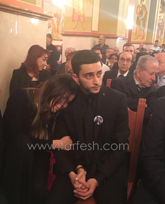 فيديو وصور فنانين شاركوا في وداع ملحم بركات وانهيار مي حريري صورة رقم 1