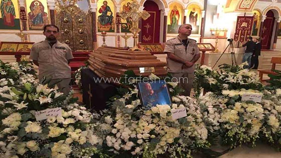 فيديو وصور فنانين شاركوا في وداع ملحم بركات وانهيار مي حريري صورة رقم 13