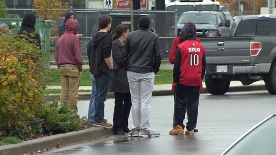 فيديو  وصور: جريمة بشعة في مدرسة ثانوية كندية والاسباب مجهولة! صورة رقم 5