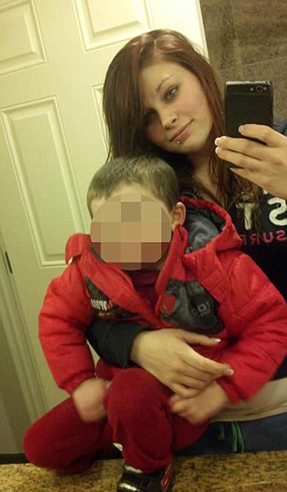 صور: أم مدمنة تحقن أطفالها الثلاثة بالهيروين لتجعلهم ينامون! صورة رقم 5