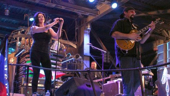 الرئيس الروسي بوتين يمنح الممثل الامريكي ستيفن سيغال النوعية صورة رقم 10