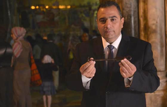  عائلتان مسلمتان تتوليان حراسة ورعاية أقدس كنيسة في القدس صورة رقم 2