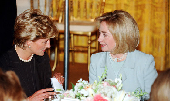  كلينتون فشلت في رئاسة مجلس الطلاب ورفضت من ناسا وتقود العالم صورة رقم 48