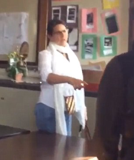 فيديو مثير.. طالب ينتقم لمعلمته من اعتداء طالب عليها بالضرب صورة رقم 1