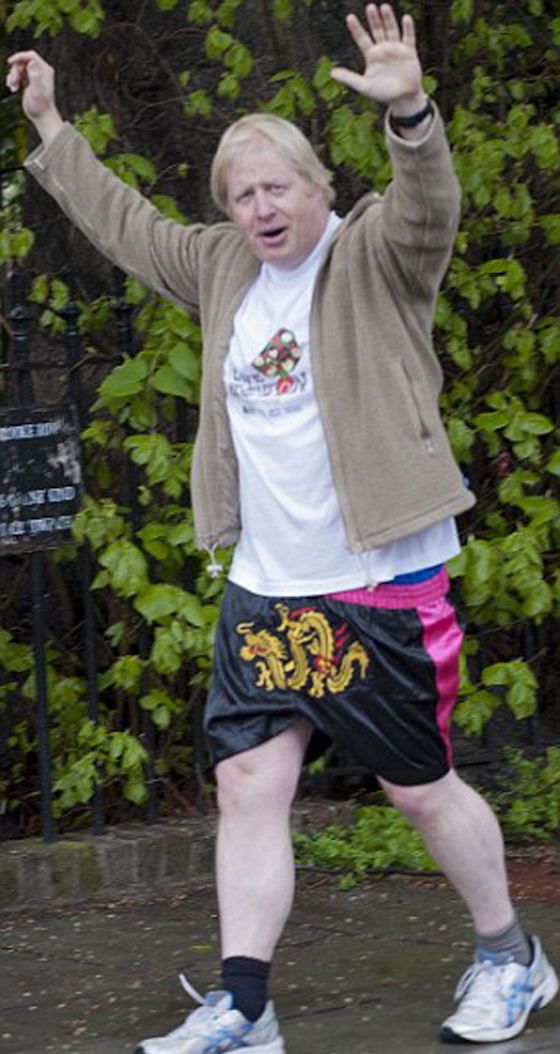 الخطر الامني حرم وزير بريطاني من الدراجة الهوائية فخرج يهرول صورة رقم 7