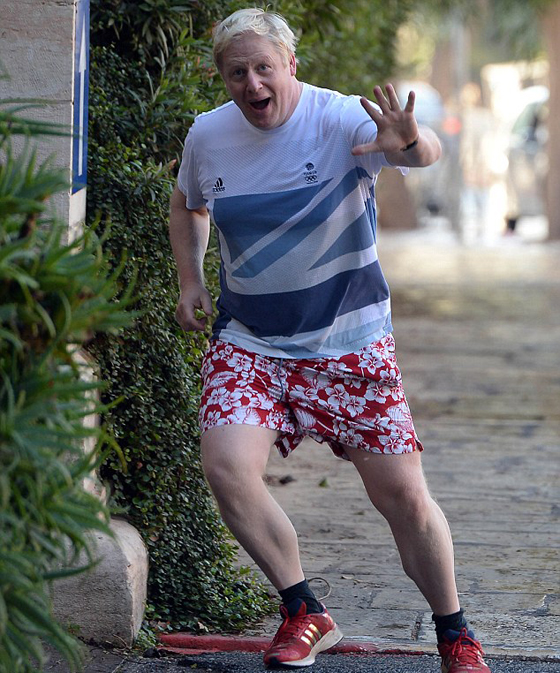 الخطر الامني حرم وزير بريطاني من الدراجة الهوائية فخرج يهرول صورة رقم 1