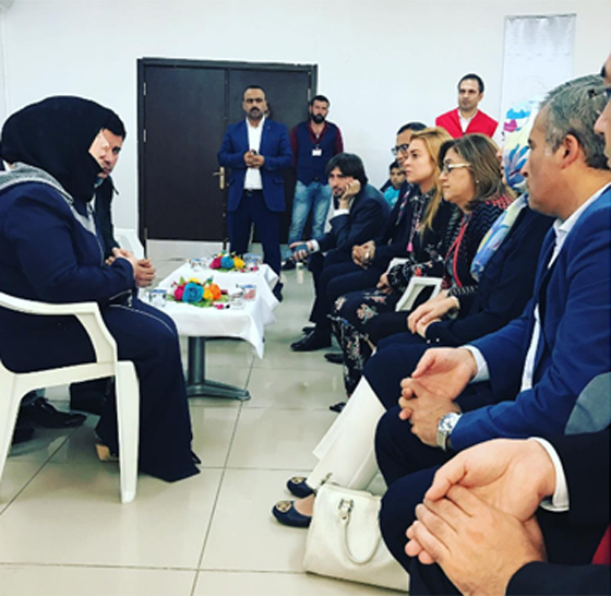 النجمة ليندسي لوهان تتجه لتعلم اللغة العربية بعد القرآن الكريم صورة رقم 13