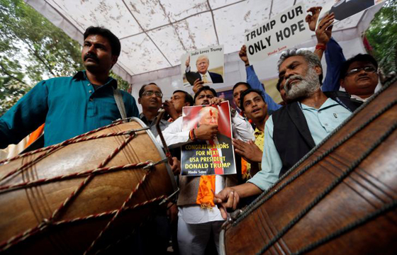 جماعة هندوسية تحتفل بفوز ترامب بالانتخابات قبل 3 ايام من اجرائها صورة رقم 6
