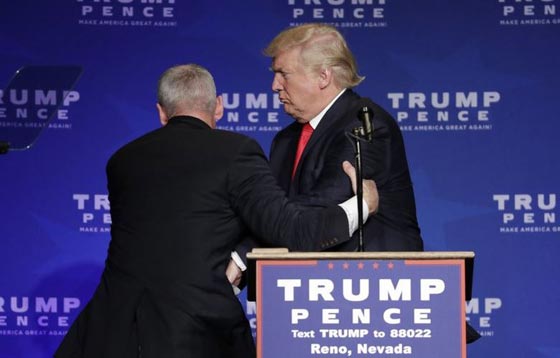 انذار بوجود رجل مسلح اثناء تواجد ترامب في تجمع في رينو صورة رقم 8