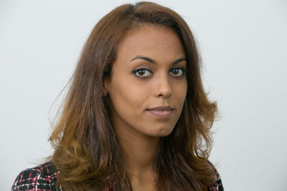 مصرية طردت من العمل بسبب لونها الاسمر فاصبحت بين اجمل نساء العالم صورة رقم 3