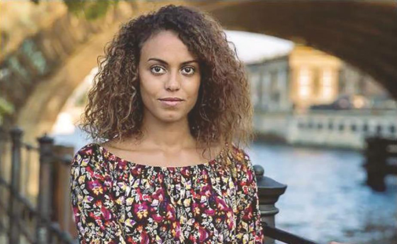 مصرية طردت من العمل بسبب لونها الاسمر فاصبحت بين اجمل نساء العالم صورة رقم 6