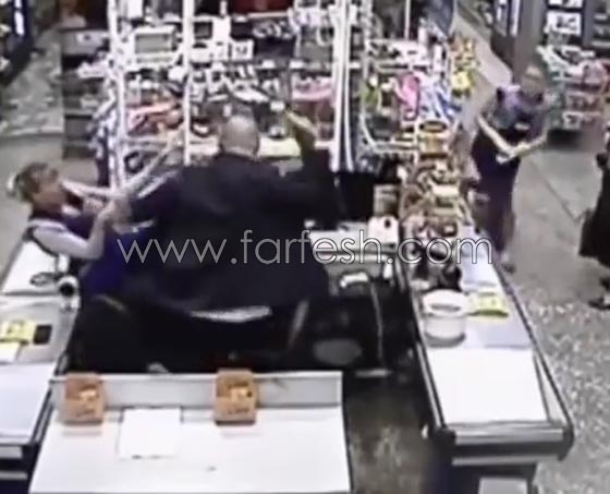 فيديو مثير.. مجرم يحتجز صديقته رهينة لانها نقلت له عدوى الايدز صورة رقم 1