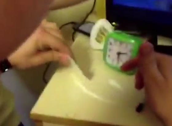 فيديو صادم من وراء القضبان: سجناء يحتفلون بالخمور والمخدرات  صورة رقم 3