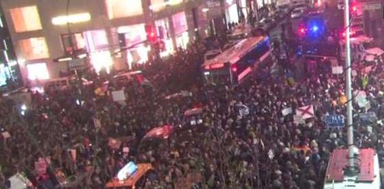 امريكا: مظاهرات واحتجاجات على فوز  ترامب: ليس رئيسي! صورة رقم 5