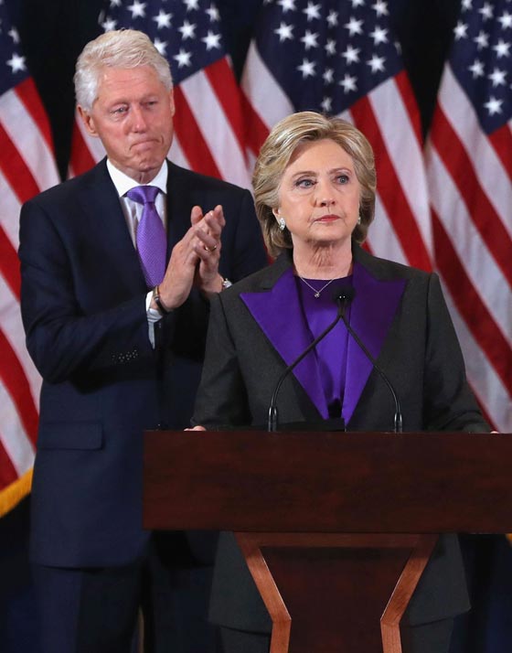 ما هي الرسالة التي حملها ثوب هيلاري كلينتون في آخر ظهور لها؟ صورة رقم 3