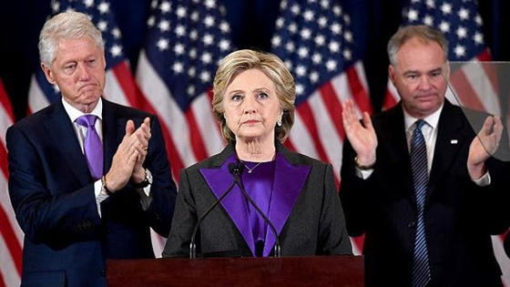 بعد السقوط في الانتخابات هيلاري كلينتون ذهبت للتسلق! صورة رقم 2