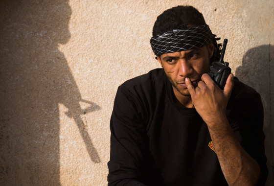 اتهامات متبادلة بين الجيش العراقي وداعش.. من دهس فتى بدبابة؟ فيديو صورة رقم 11