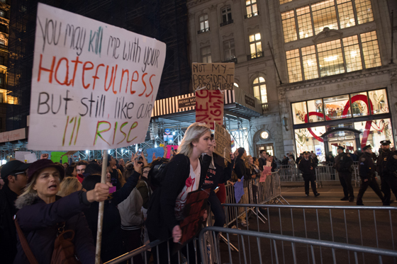 اعلامي امريكي مسلم: ترامب دعا لمنع ربع الانسانية من دخول امريكا صورة رقم 8