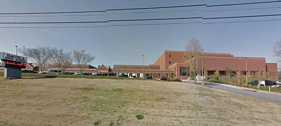 تهديد معلمة أمريكية مسلمة: هذه دولة ترامب، اشنقي نفسك بالحجاب! صورة رقم 6