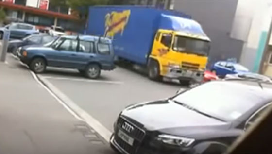 فيديو مثير.. لحظة انهيار بناية جراء زلزال ضرب نيوزيلندا صورة رقم 4