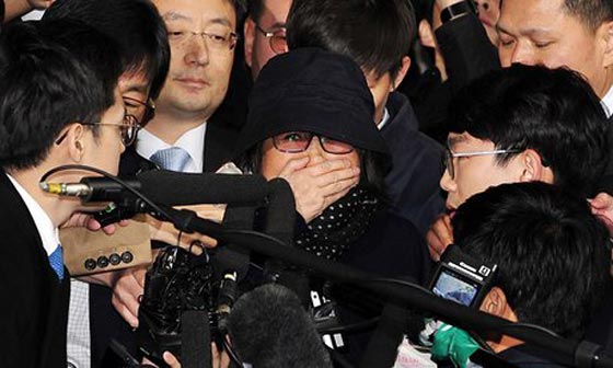 كل التفاصيل حول اكبر فضيحة فساد تهز كوريا الجنوبية والشارع يشتعل! صورة رقم 2