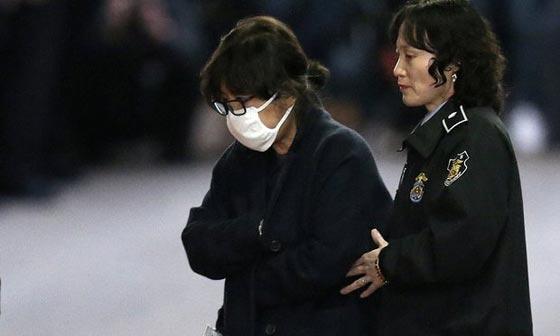 كل التفاصيل حول اكبر فضيحة فساد تهز كوريا الجنوبية والشارع يشتعل! صورة رقم 8