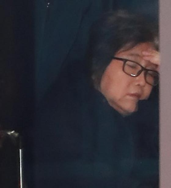 كل التفاصيل حول اكبر فضيحة فساد تهز كوريا الجنوبية والشارع يشتعل! صورة رقم 6