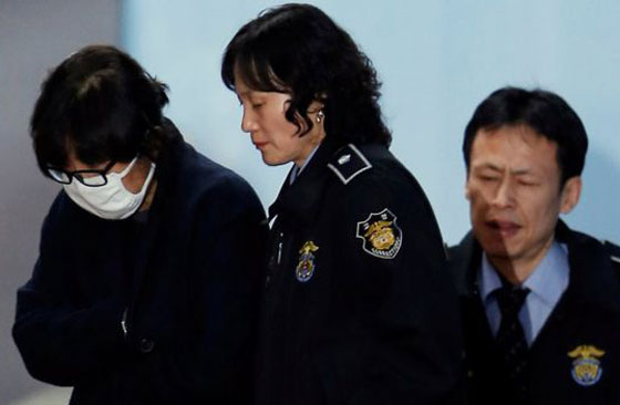 كل التفاصيل حول اكبر فضيحة فساد تهز كوريا الجنوبية والشارع يشتعل! صورة رقم 9