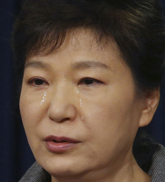 كل التفاصيل حول اكبر فضيحة فساد تهز كوريا الجنوبية والشارع يشتعل! صورة رقم 4