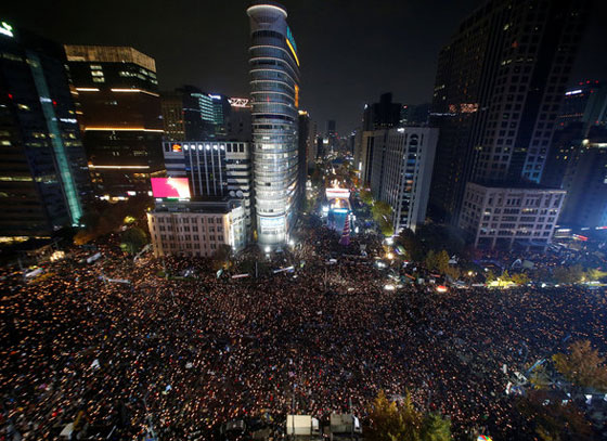 كل التفاصيل حول اكبر فضيحة فساد تهز كوريا الجنوبية والشارع يشتعل! صورة رقم 5