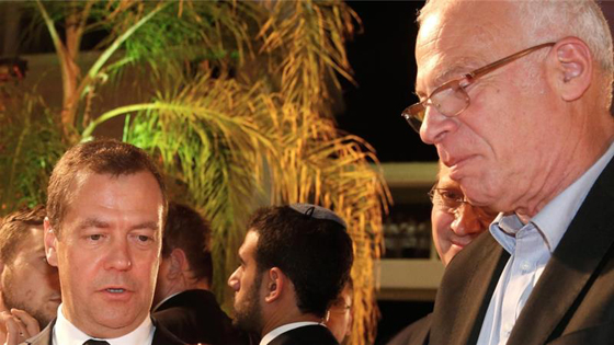 وزير إسرائيلي يهدي الروسي مدفيديف مروحية مسيرة تحوي تكنولوجيا سرية صورة رقم 9