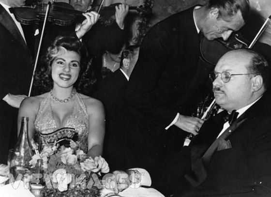 مغنية اوبرا ايطالية شهيرة تكشف اسرار زواجها من الملك فاروق صورة رقم 3