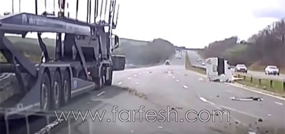 مقطع فيديو يرصد لحظة انقلاب شاحنة على أحد الطرق السريعة صورة رقم 4